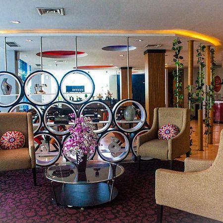 News Hotel Waru Sidoarjo Dış mekan fotoğraf