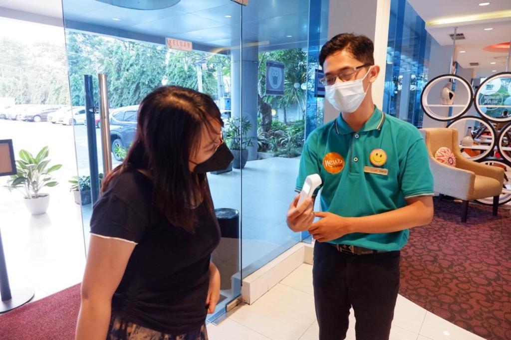 News Hotel Waru Sidoarjo Dış mekan fotoğraf
