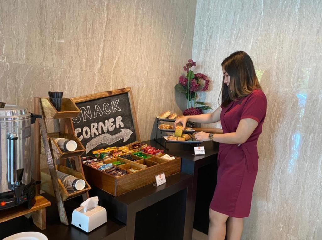 News Hotel Waru Sidoarjo Dış mekan fotoğraf