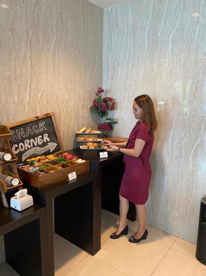 News Hotel Waru Sidoarjo Dış mekan fotoğraf