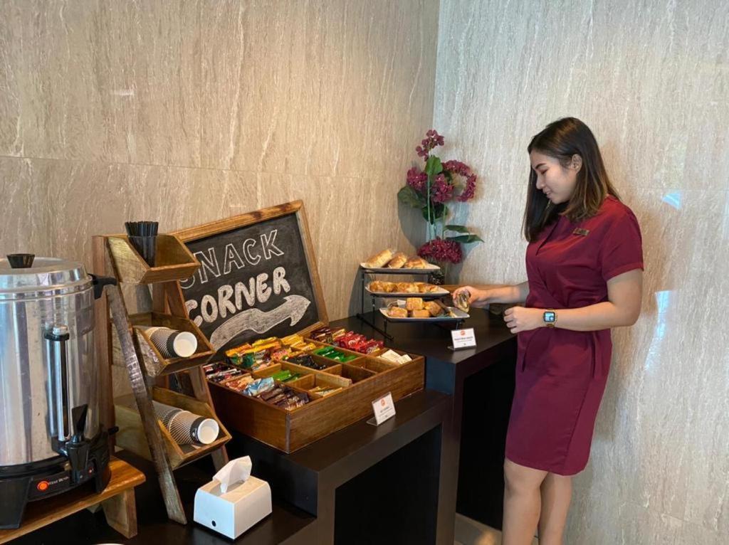News Hotel Waru Sidoarjo Dış mekan fotoğraf