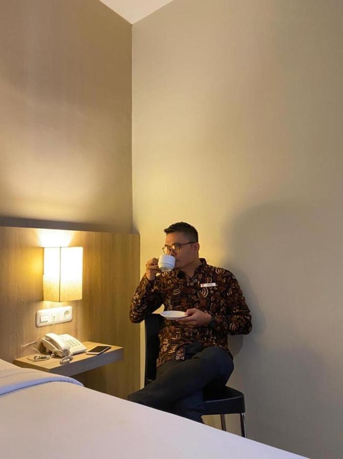 News Hotel Waru Sidoarjo Dış mekan fotoğraf