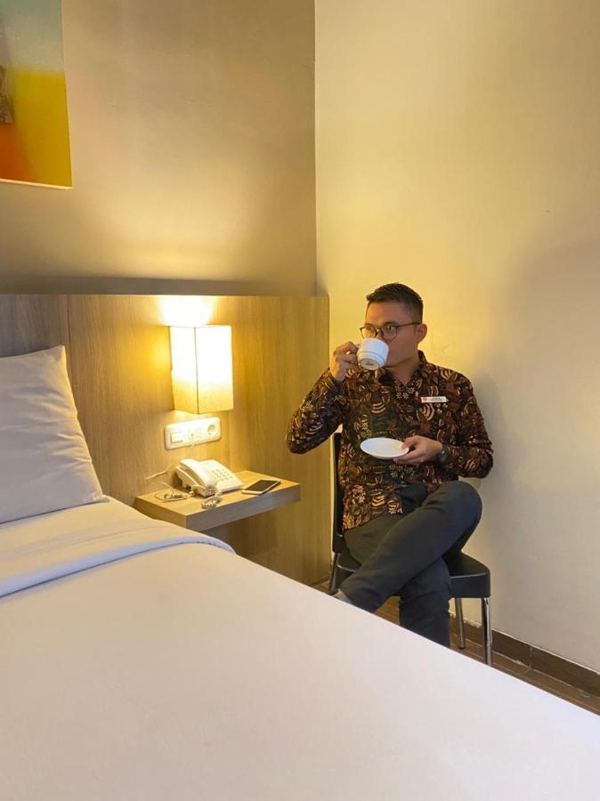 News Hotel Waru Sidoarjo Dış mekan fotoğraf